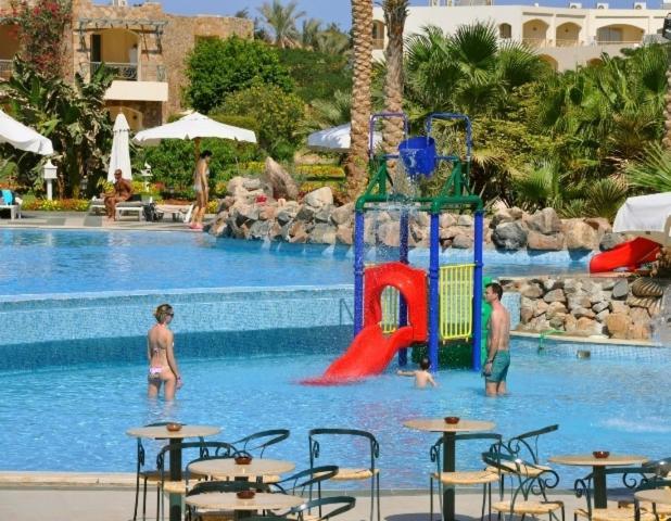 Brayka Bay Reef Resort アブ・ダバブ エクステリア 写真